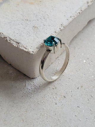 Sterling Silver Ring Green Cubic Zirconi