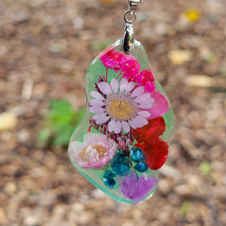Light Pressed Flower Resin Necklace