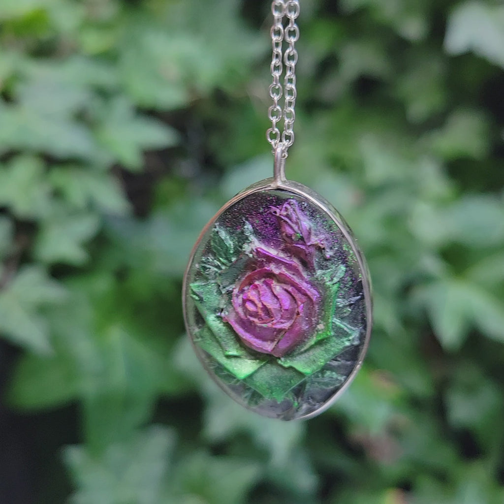 rose in bezel