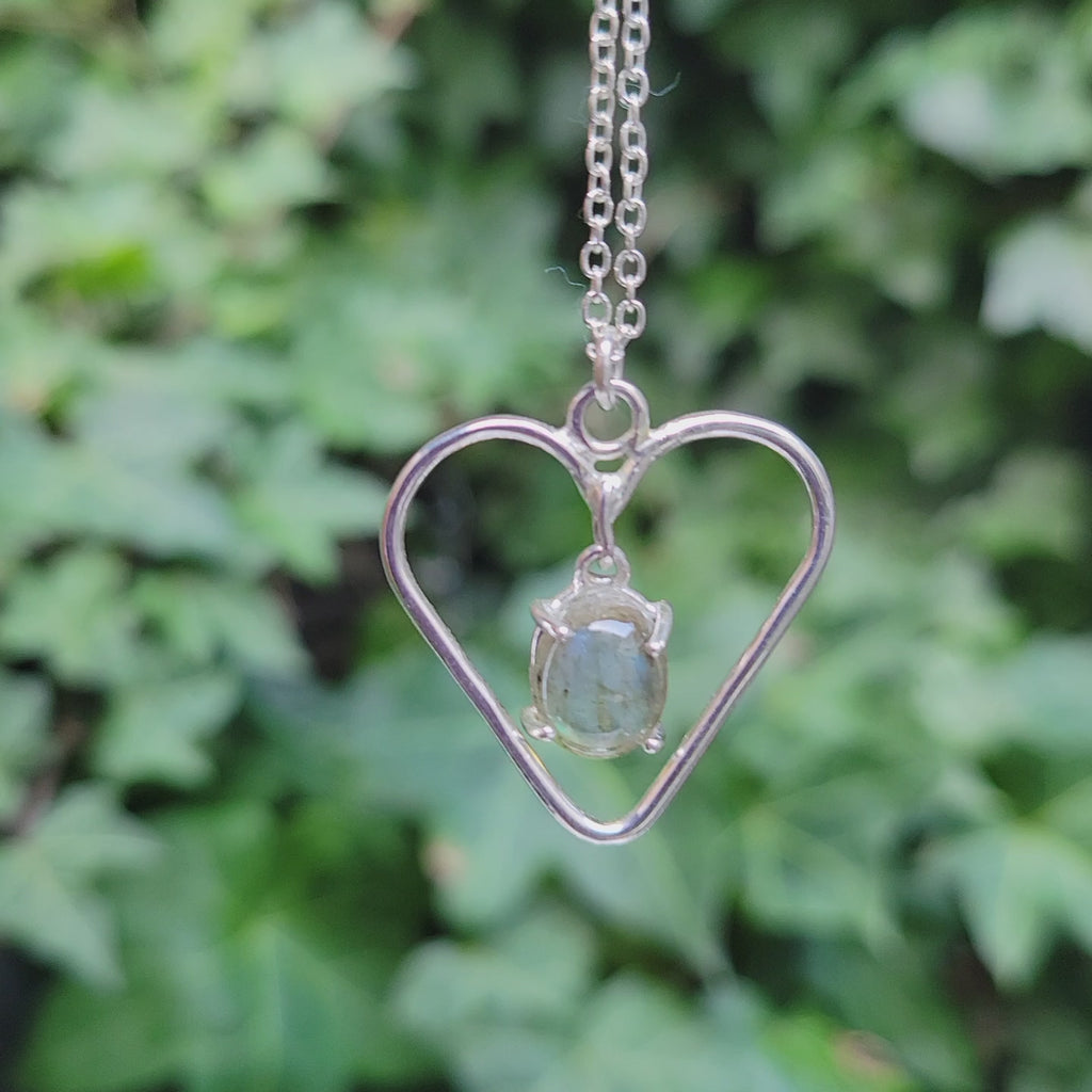 heart with labrodite