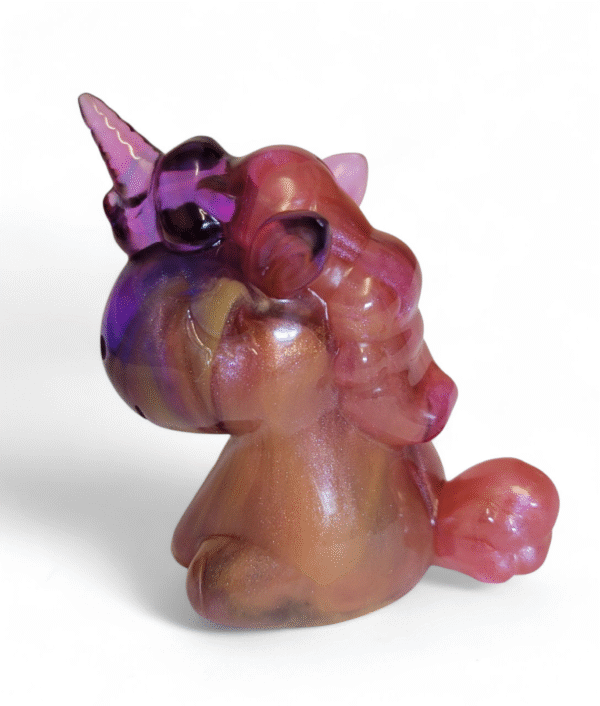 Large resin Unicorn - Image 3