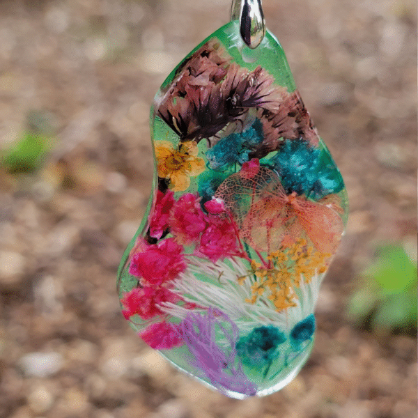 resin flower necklace